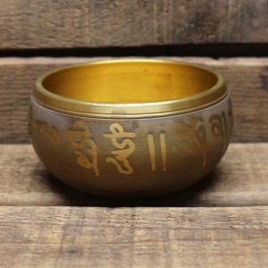 Tibetische gegossene KLANGSCHALE - Om Mani Padme Hum mit Buddha - Gold 9,5cm